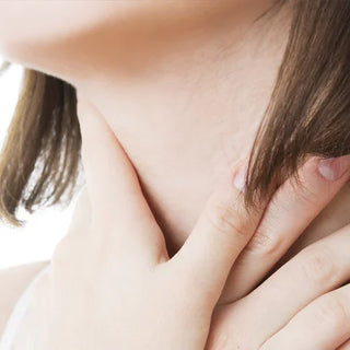 Mal di gola: tonsillite e faringite possono essere alleviate con gli oli essenziali?